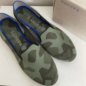 ROTHY’S green camp